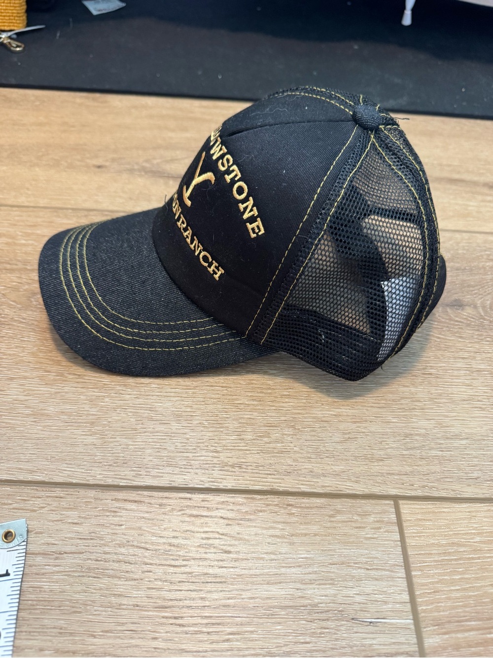 Yellowstone Dutton Ranch black mesh trucker hat One Size - Picture 2 of 7